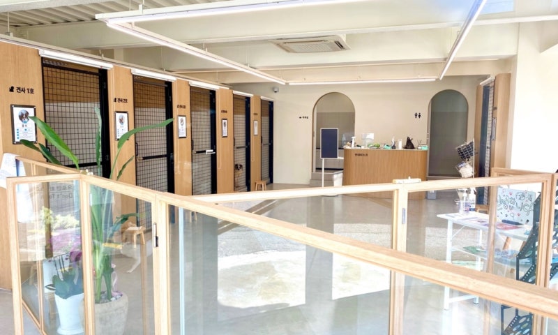 유기동물 보호소 피스멍멍 1층 전경