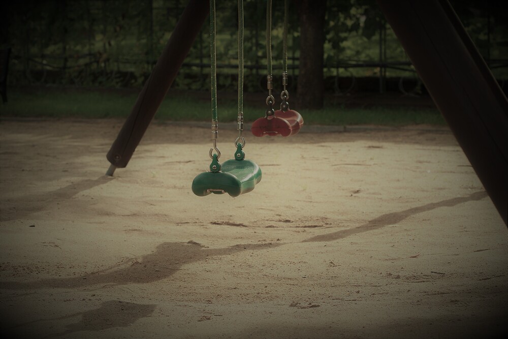 여름철 금속 놀이터 화상 위험